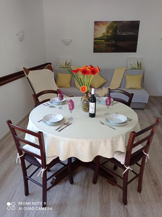Studio Apartman Sonja Otocac Ngoại thất bức ảnh