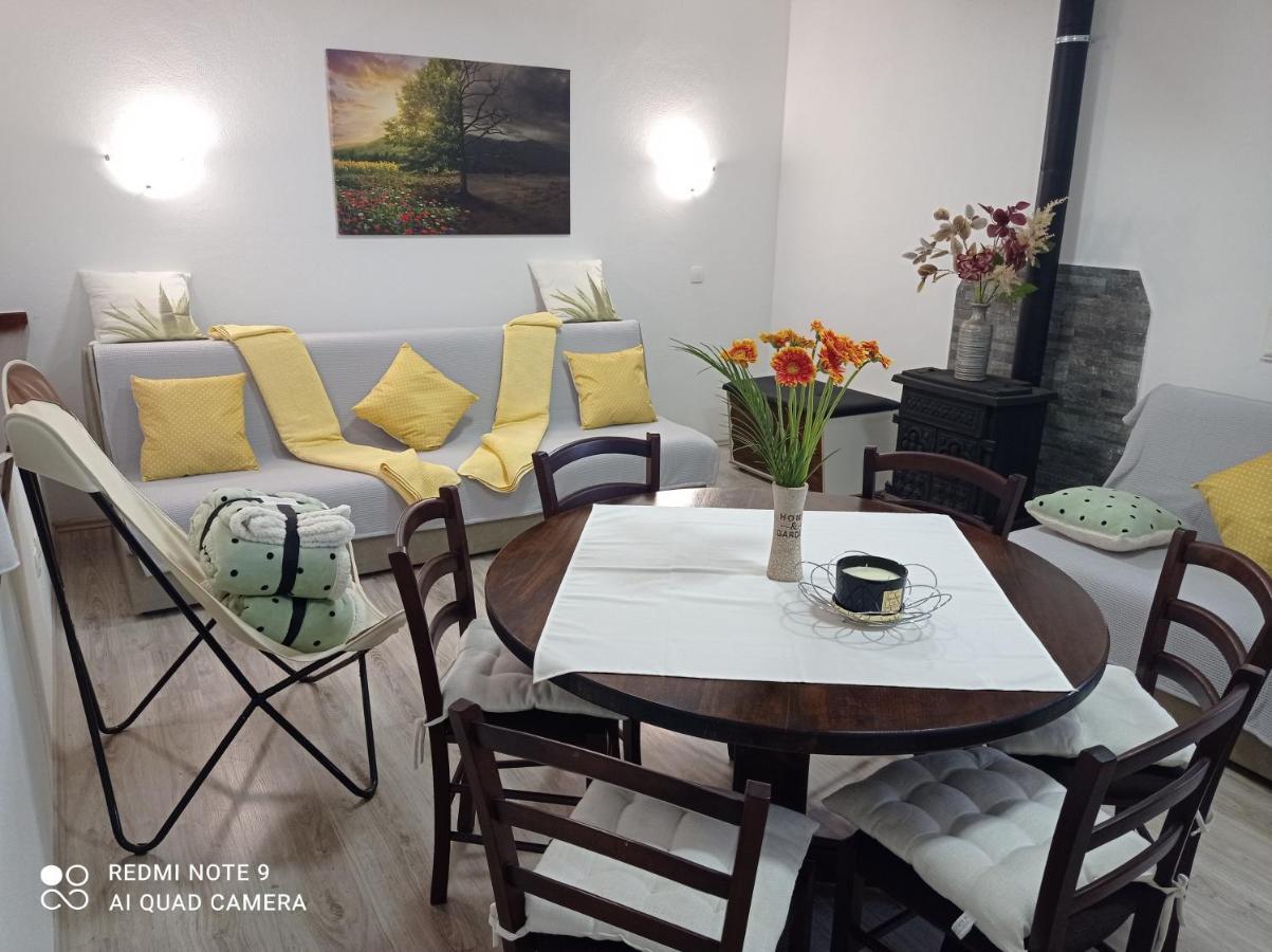 Studio Apartman Sonja Otocac Ngoại thất bức ảnh
