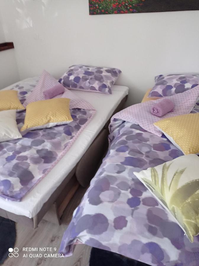 Studio Apartman Sonja Otocac Ngoại thất bức ảnh